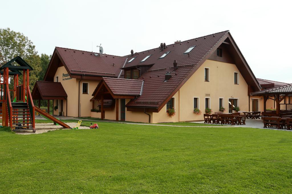 Wellness Penzion Pod Rozhlednou Kostelec nad Orlici ภายนอก รูปภาพ