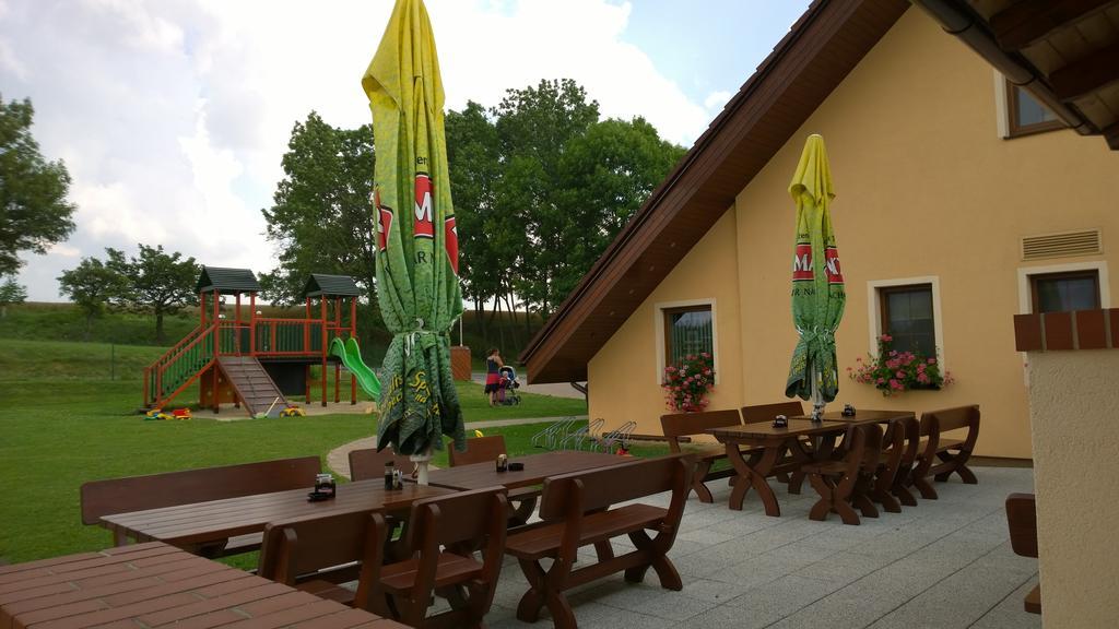 Wellness Penzion Pod Rozhlednou Kostelec nad Orlici ภายนอก รูปภาพ
