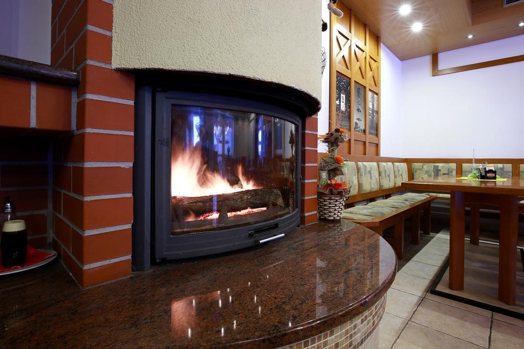 Wellness Penzion Pod Rozhlednou Kostelec nad Orlici ภายนอก รูปภาพ