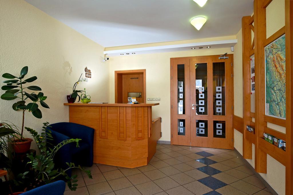 Wellness Penzion Pod Rozhlednou Kostelec nad Orlici ภายนอก รูปภาพ