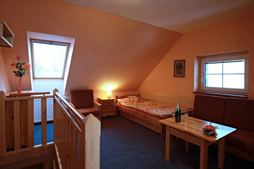 Wellness Penzion Pod Rozhlednou Kostelec nad Orlici ภายนอก รูปภาพ