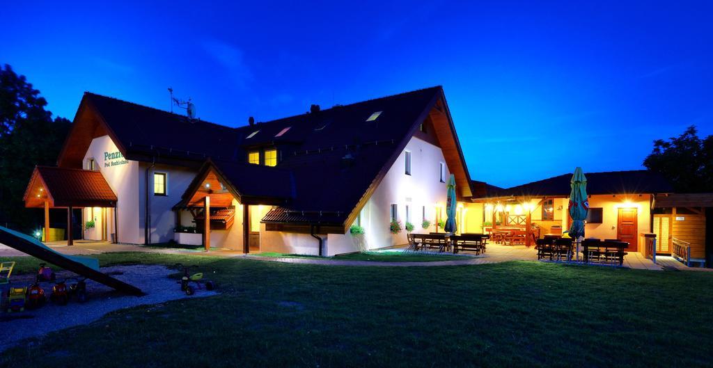 Wellness Penzion Pod Rozhlednou Kostelec nad Orlici ภายนอก รูปภาพ
