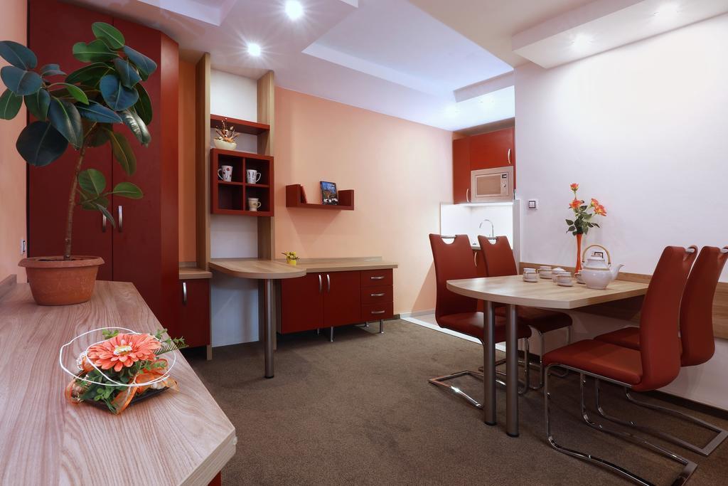 Wellness Penzion Pod Rozhlednou Kostelec nad Orlici ภายนอก รูปภาพ